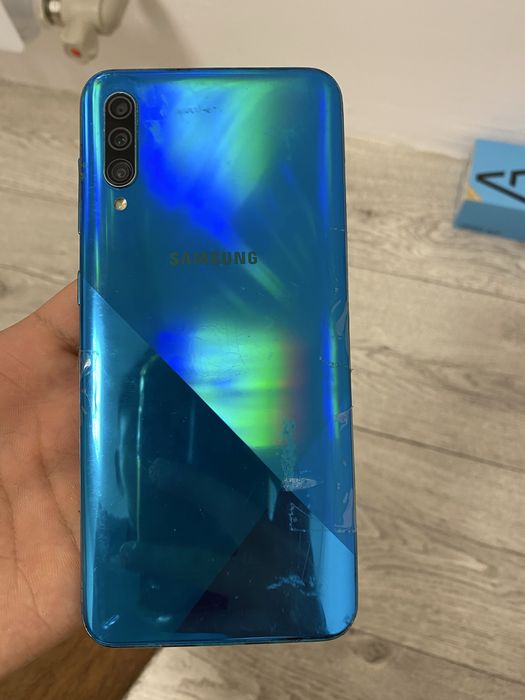 Продается телефон Samsung A30s