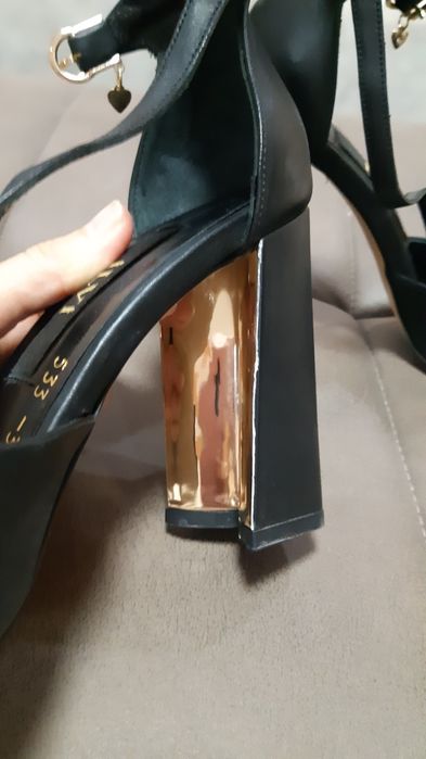 Босоножки на каблуке ILVI 39 размер