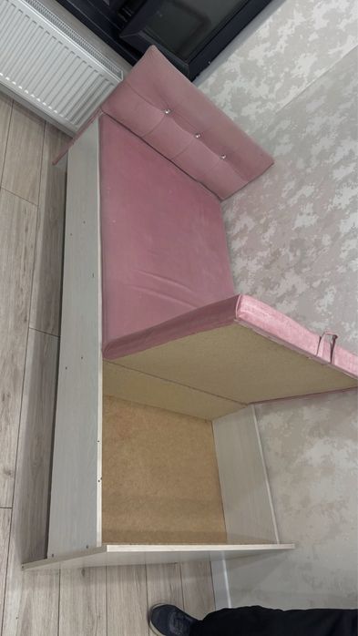 Продаю кровать  в отличном состояние