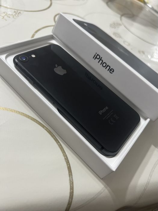 Продам Iphone 8, 64 гб