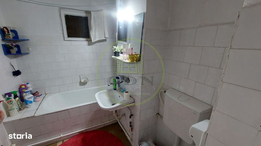 Apartament 3 camere, decomandat, parter, cartierul 1 Mai, zona Pelenda