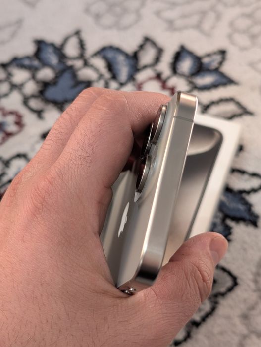 iPhone 15 pro max 256gb natural titan