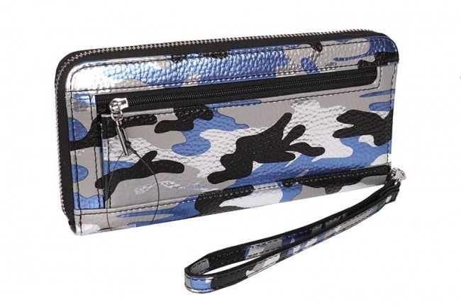 Дамско портомоне Guess