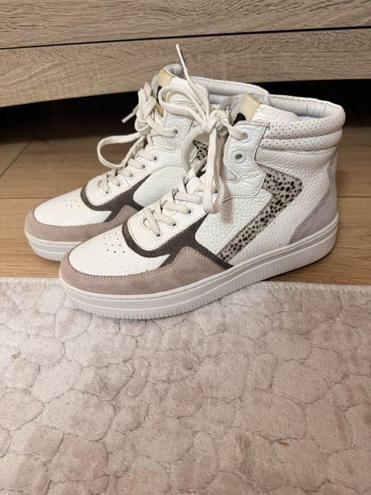 Дамски кецове