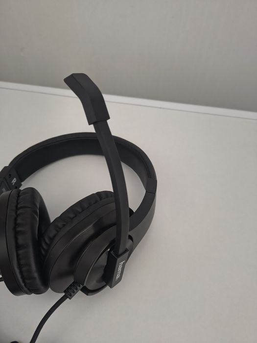 Căști Hama Over-Ear cu microfon - noi

33,00 RON