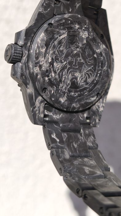 Ceas automatic carbon, mecanism elvețian