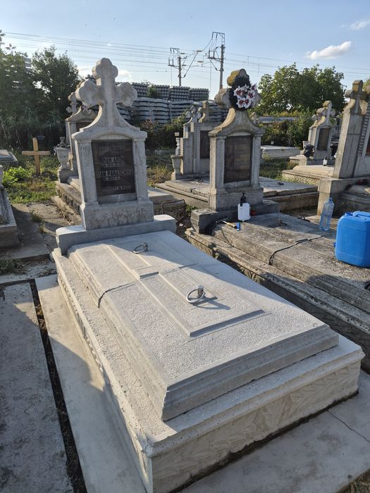Curatare morminte Campia Turzii