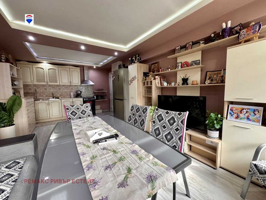 Продава се Тристаен апартамент в Русе, Родина 1 - 78 кв.м за 883 €/кв.м - Снимка #5