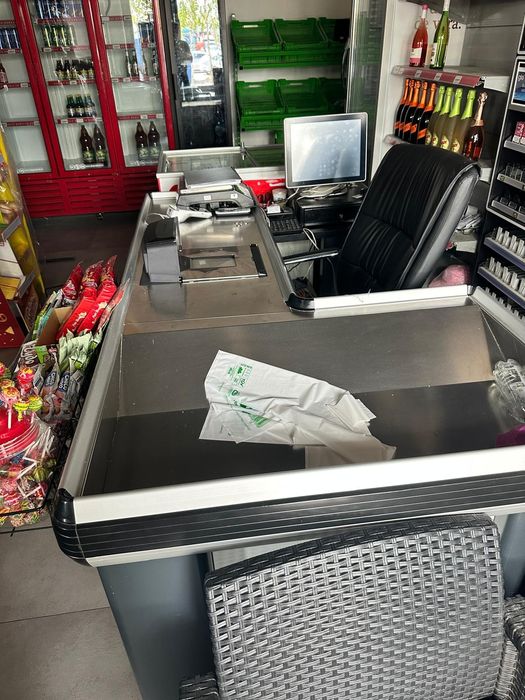 Vand urgent afacere la cheie sau toate echipamentele magazin alimentar
