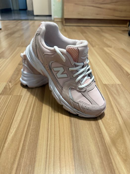 Маратонки new balance