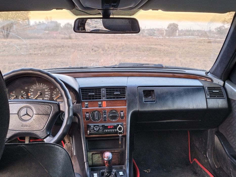 Mercedes Benz C180