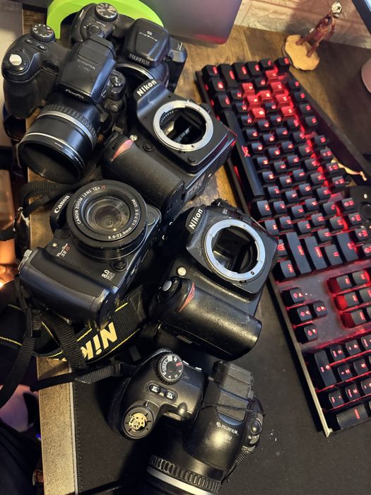 Aparate foto defecte/piese(D80/D50)