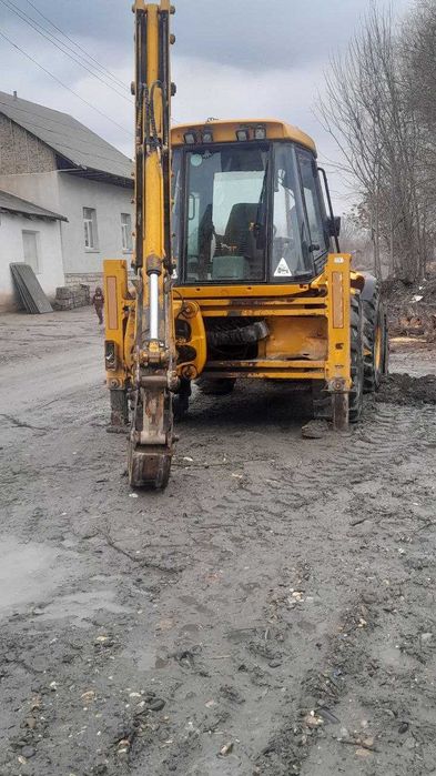 ЖСБ 4X4 XOLATI ZUR Mator yog' yemaydi