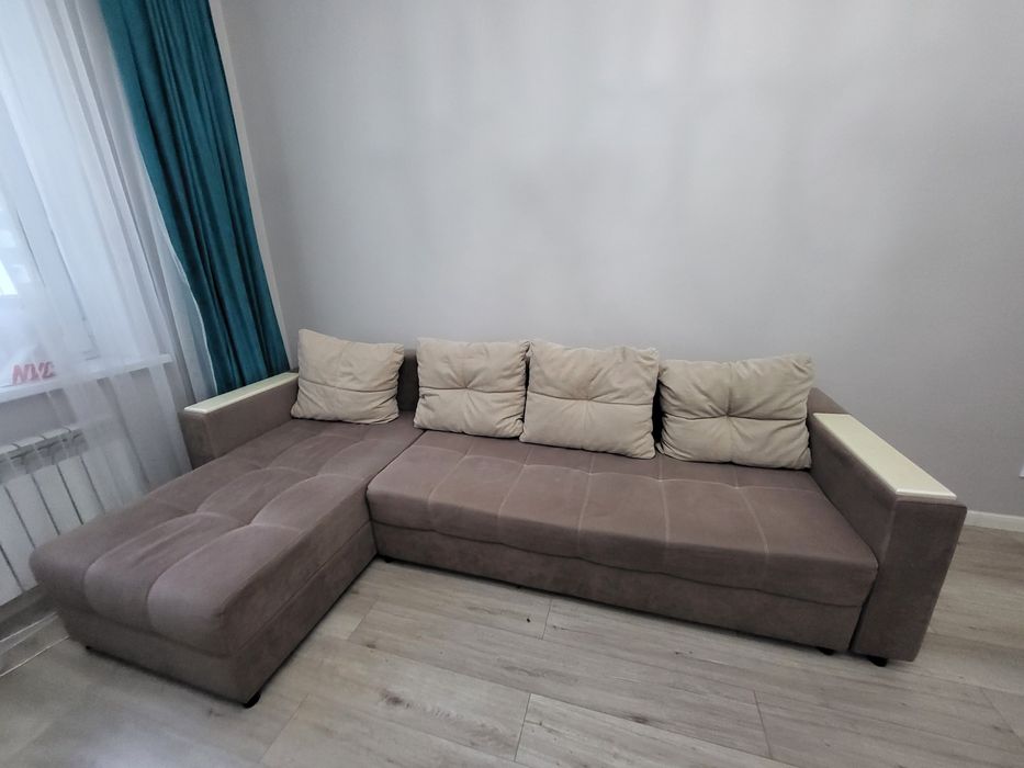 Диван угловой б/у