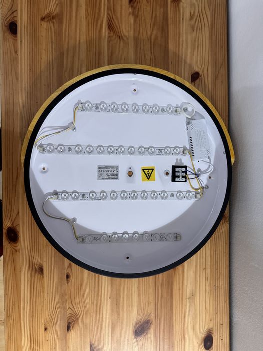 Lampă LED tavan, nouă