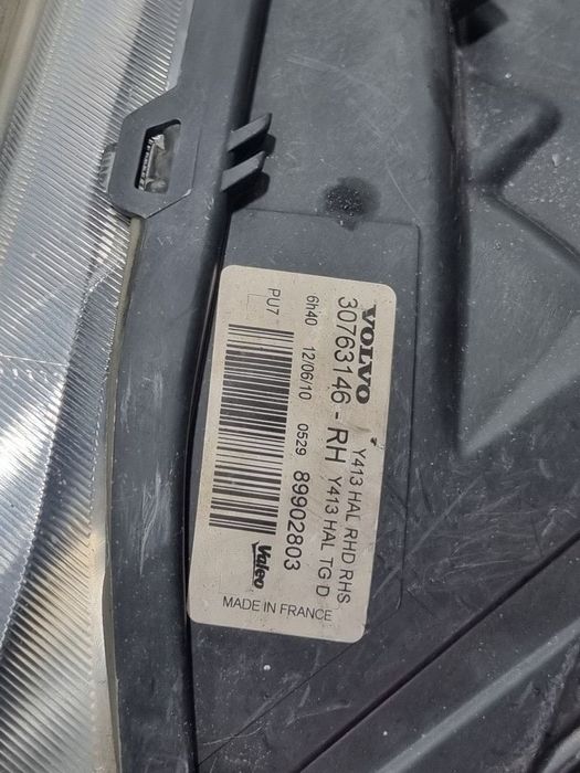 Far Dreapta Volvo XC60 2008 - 2013 SUV 4 Usi (1105) Fara xenon