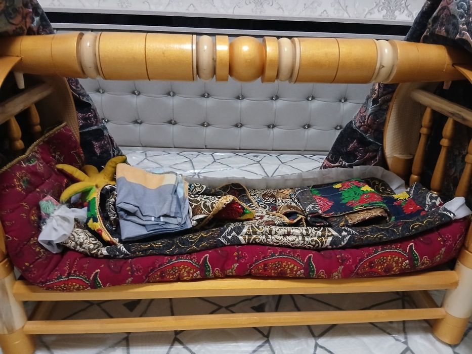 Бешик янги бирор марта ишлатилмаган