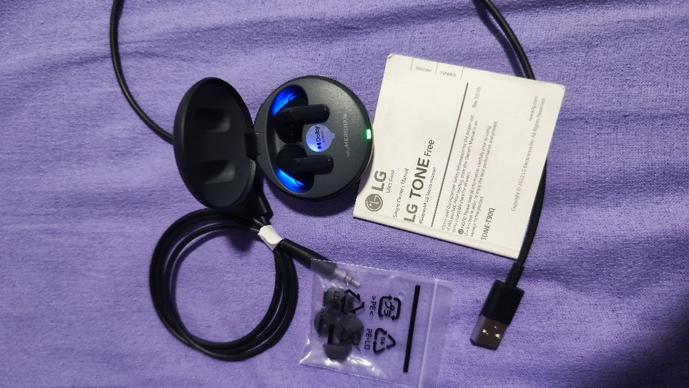 Безжични слушалки LG Tone Free T90Q