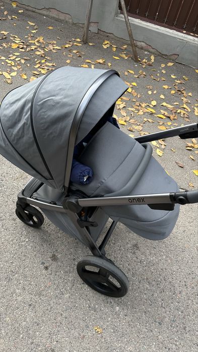 Продам коляску anex