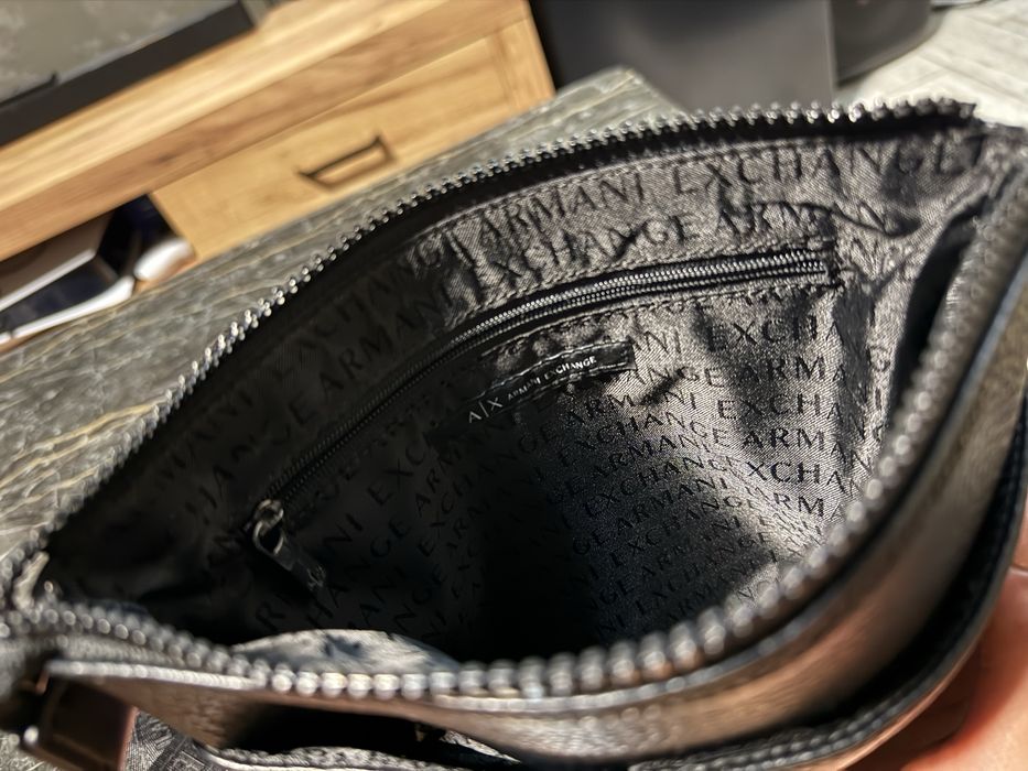 Чанта през рамо Armani Exchange