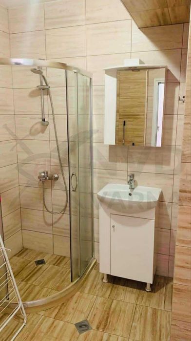 Дава се под наем тристаен апартамент Левски! 2700782