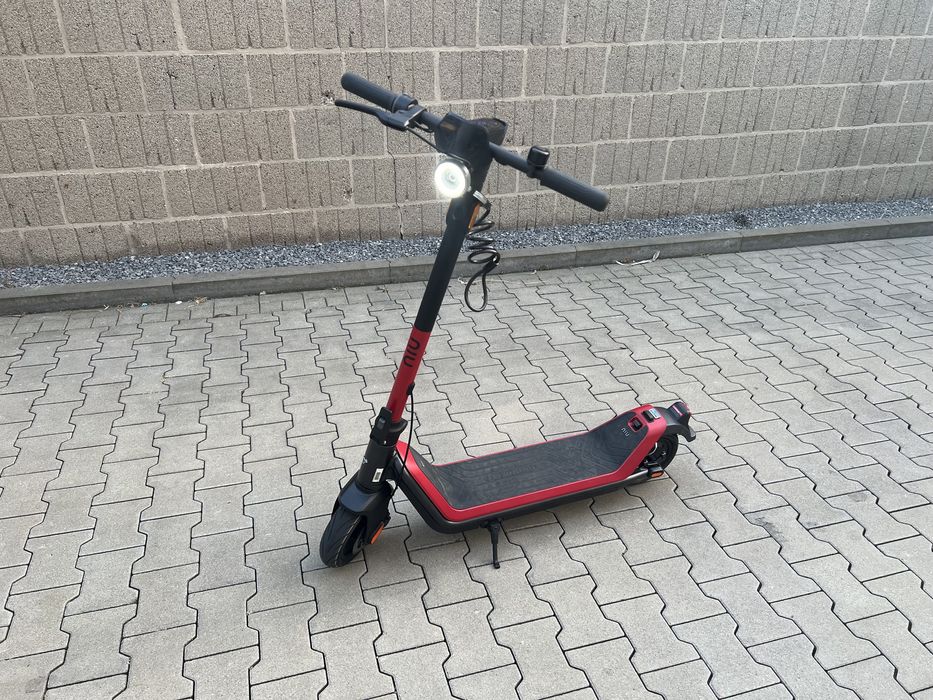 Trotineta niu ca nou