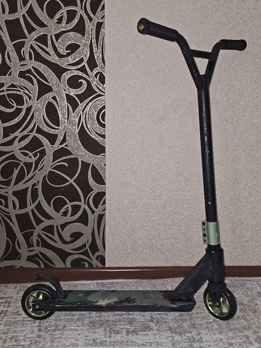 Продам самокат трюковой