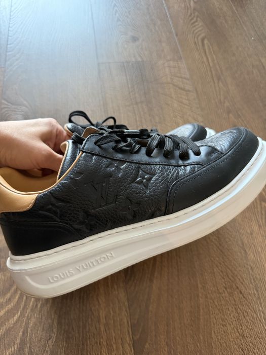 Продам кроссовки LV