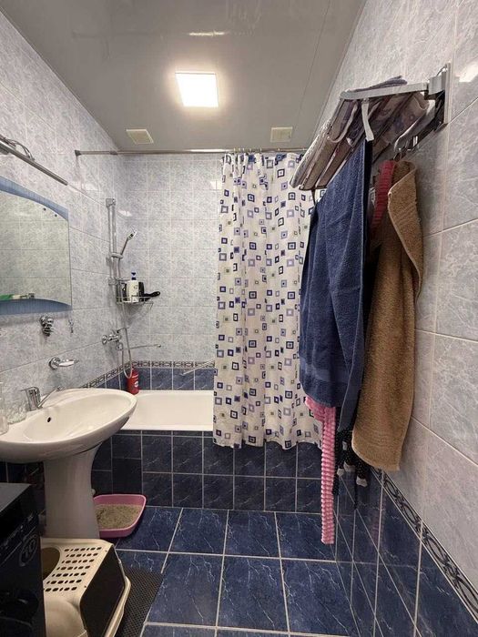 Садыка Азимова 145 школа 3в4/9/9 75м²