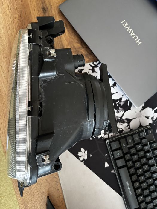 Продам фары Audi B4