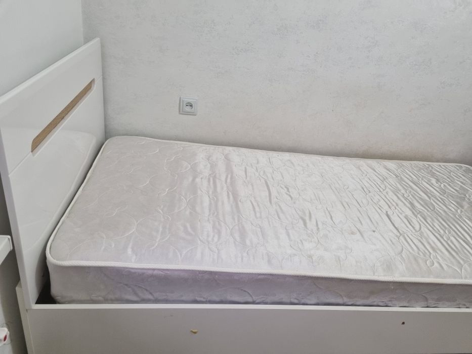 Продам кровать одинорный