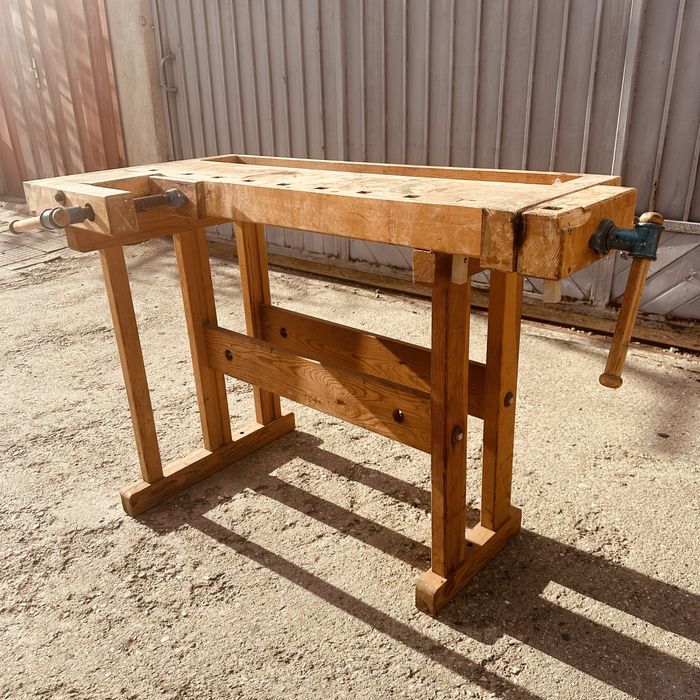 Дърводелски верстак 120 см с 2 менгемета (масив)