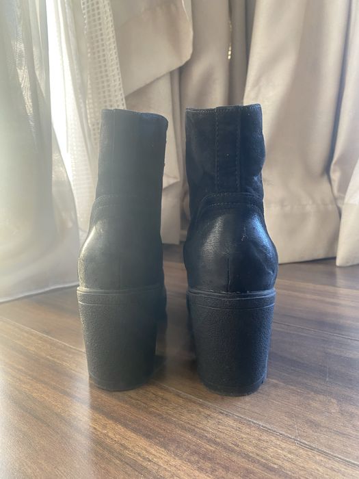 Черен ток дамски обувки