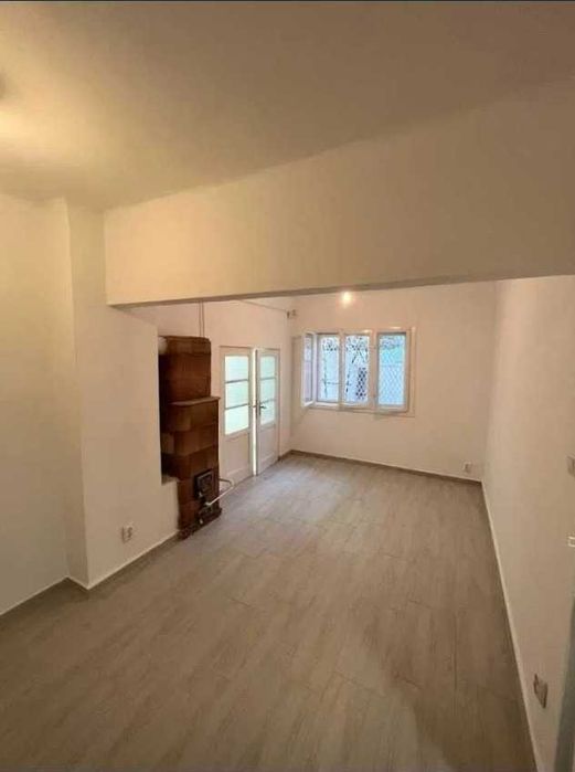 Proprietar vand casa perfecta pentru spatiu comercial sau pentru locuinta, langa metroul Piata Muncii