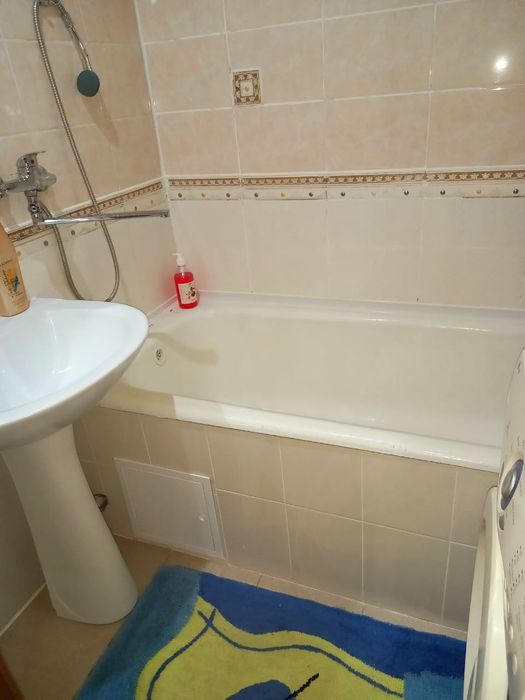 Сдам 2 ком. Камзина 66