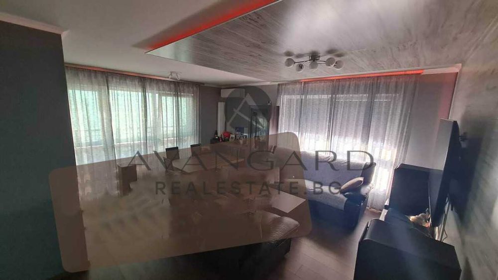 Продава се Тристаен апартамент в Пловдив, Кючук Париж - 104 кв.м за 1737 €/кв.м - Снимка #1