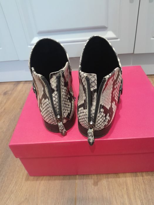 Продам брендовые женские ботинки