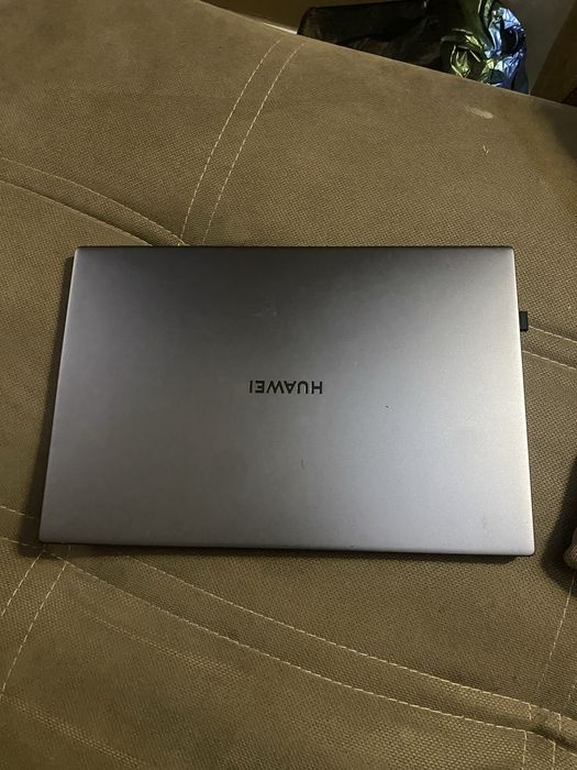 Huawei matebook d14 в идеальном состоянии