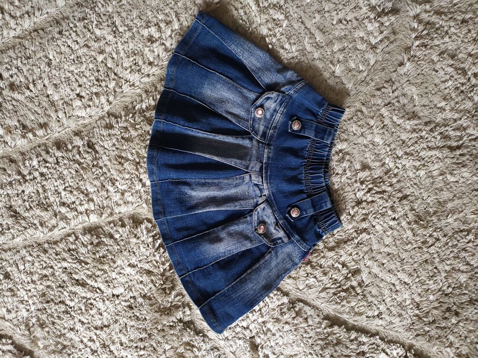 Юбки на девочку. На 4-7 лет. В отличном состоянии.