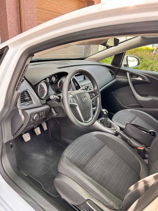 Opel Astra 1.6 CDTI Гаранция + сервизна книжка