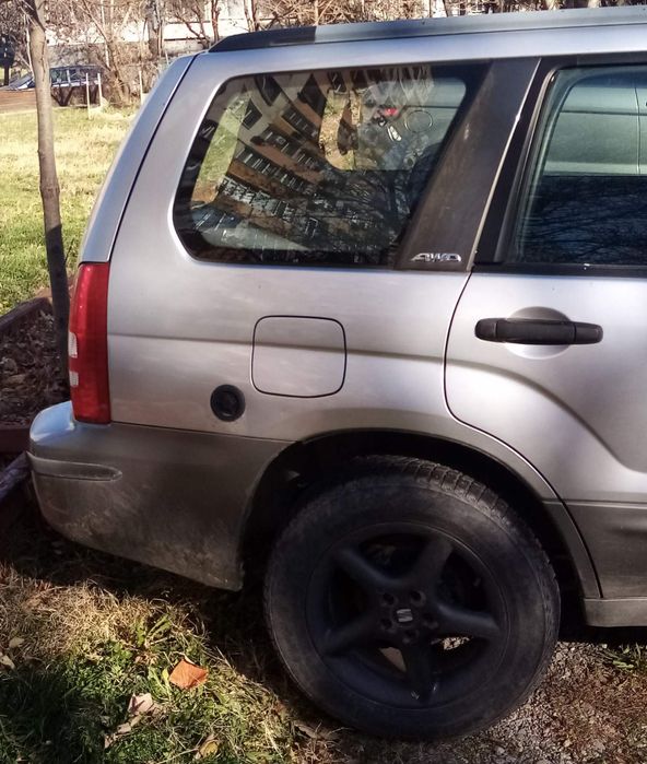 SUBARU forester сив металик