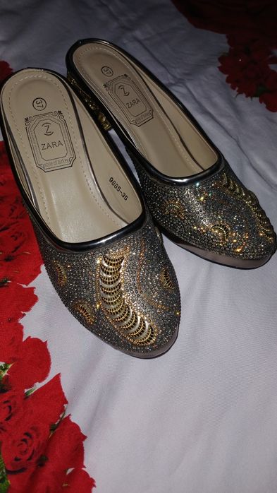 Женская обувь 37 размер