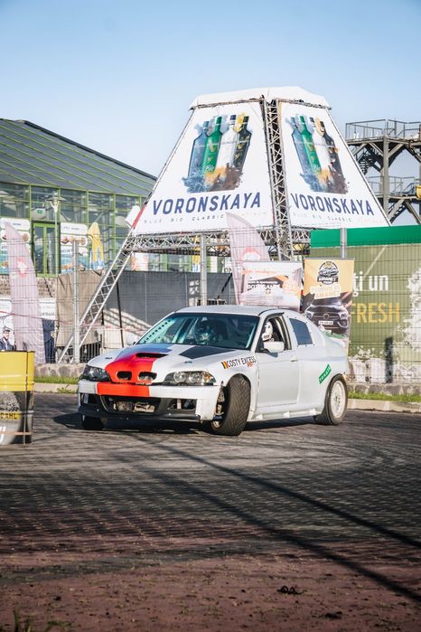 Vand bmw e46 4.0 v8 drift