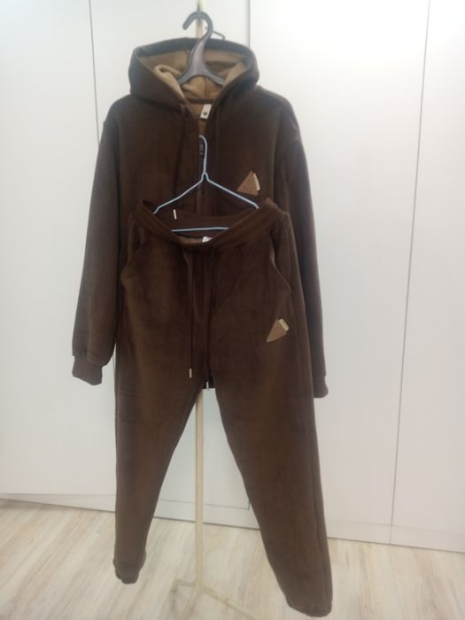 Продам мужское костюм