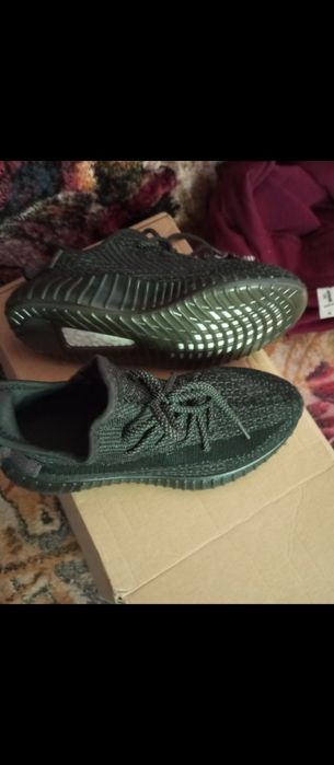 Yeezi boost v 350 blues