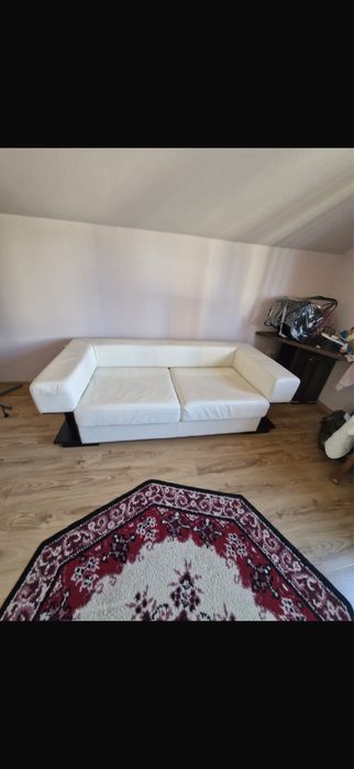 Canapea extensibila din piele crem