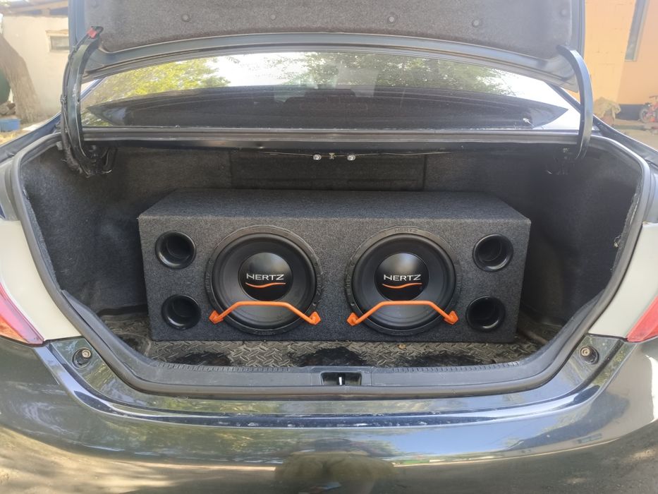 Продам сабвуфер в идеальном состояний. Cрочно