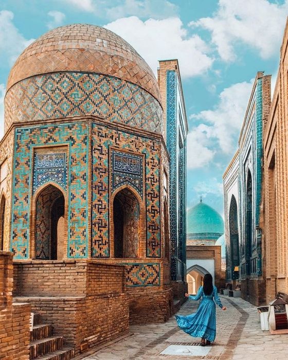 Samarkand: 10000 Steps Immersive Walking Tour Through the Ancient East