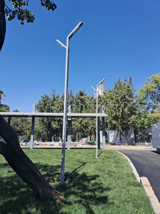 Уличные парковые фонари, торшеры, светильники в стиле hi-tech