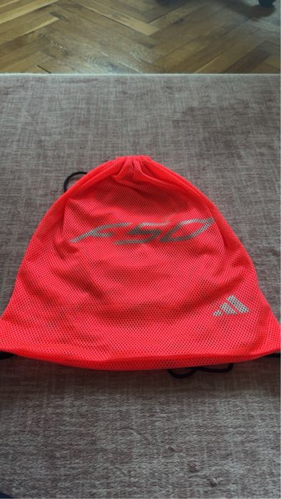 Футболни обувки adidas f50